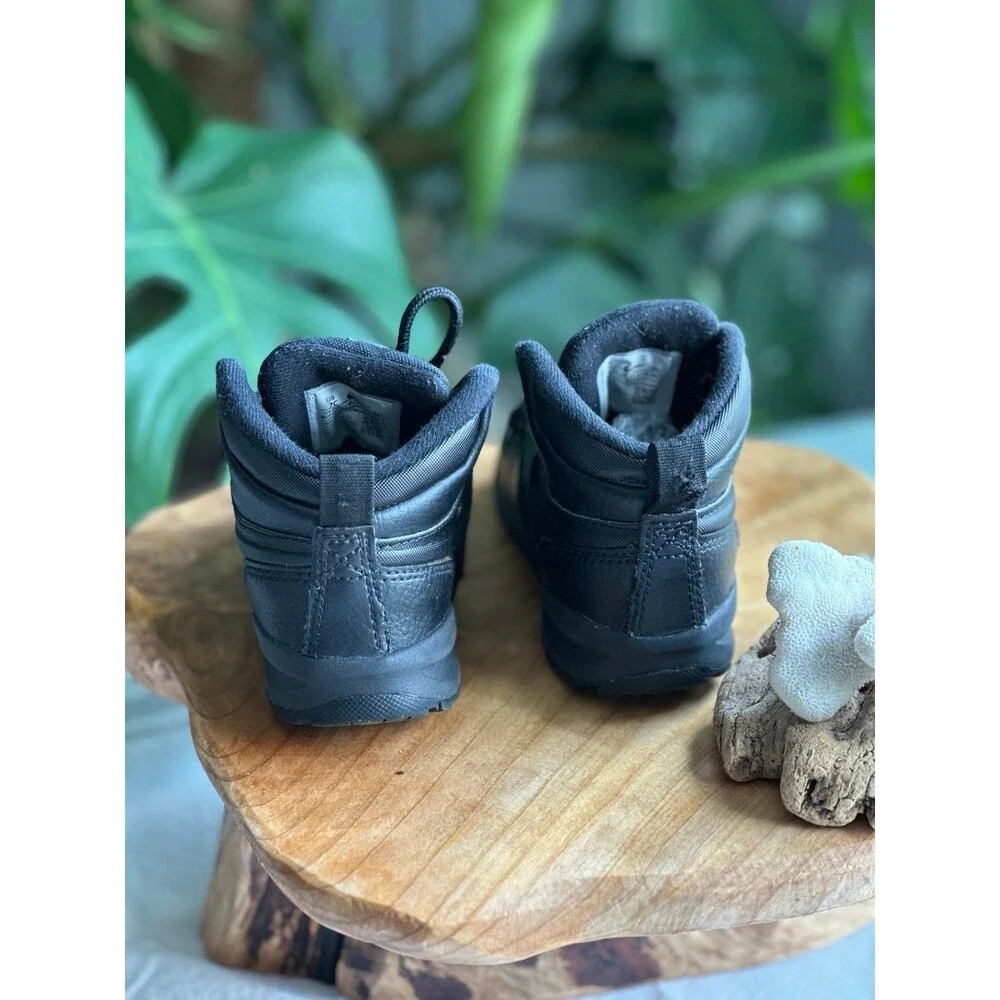 Nike Manoa boot toddler sz 7 black shoes